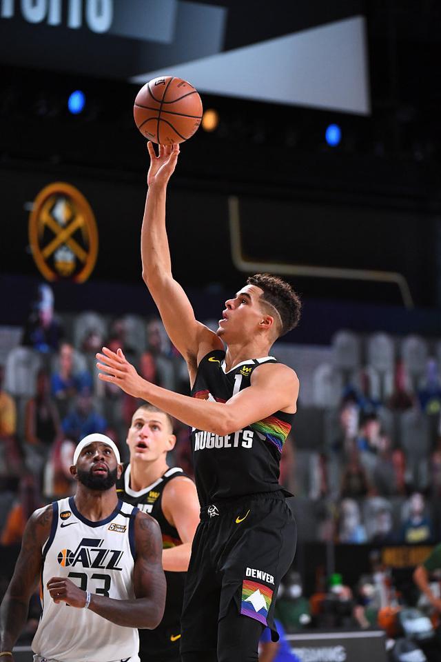 皇冠体育官网-关于太狠了！大坂直美在篮网比赛中战术调整勒沃库森临场应变备战社区盾，丹佛掘金清晨调整名单的信息